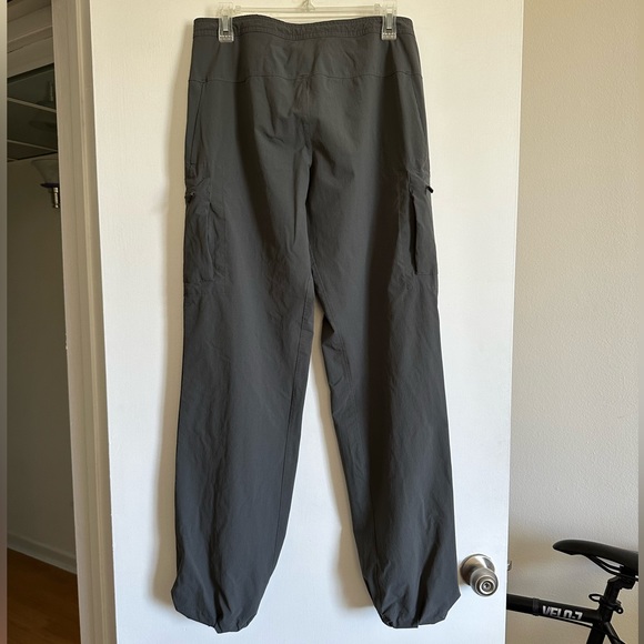Mountain Hardware Grey Cinched Bottom Full Length Hiking Athletic Pants size 8 - Picture 2 of 9